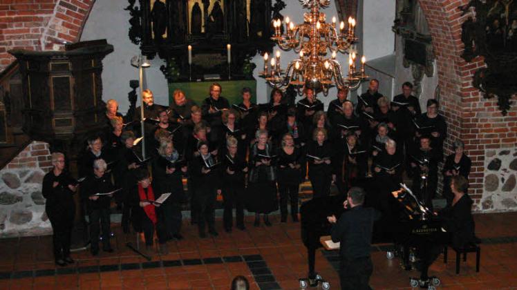 Die Kantorei Bethel der Zionsgemeinde aus Bielefeld konzertierte auf Einladung von Kirchenmusikdirektorin Katja Kanowski in St. Nicolai.