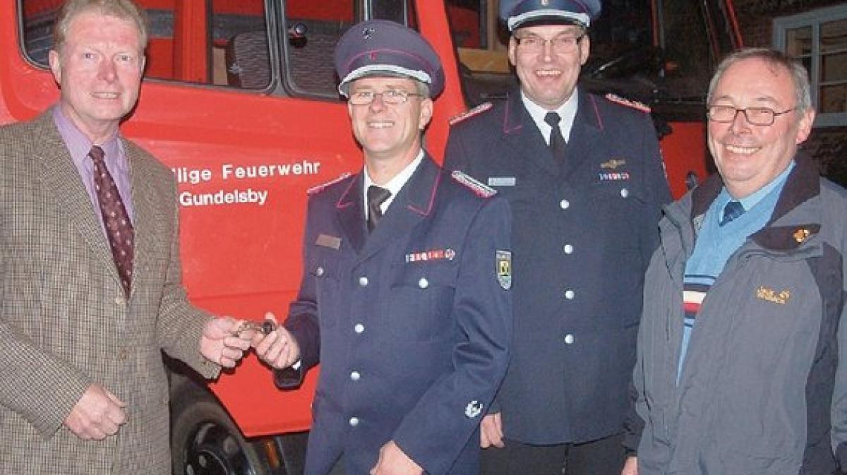 Freude über neues altes Fahrzeug SHZ