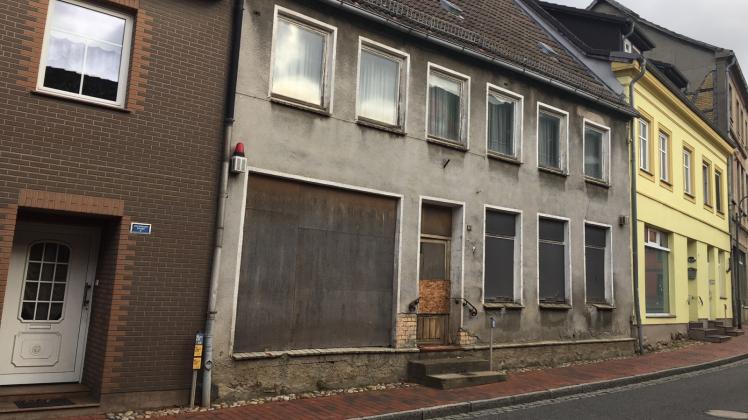 Leerstand zwischen sanierten Häusern: kein Einzelbeispiel in Brüel