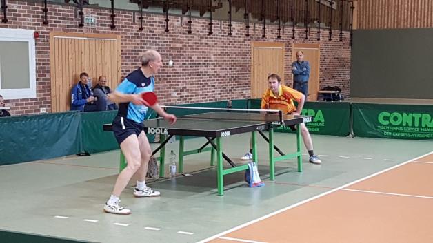 Im Einzelfinale der Klasse B behielt Krystoph Langhammer (r.) gegen Raik Hagemann die Oberhand.  Fotos: Thomas Blaudszun 