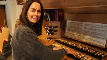 Sabine Mennerich hat nun einen festen Platz an der Bruhn-Orgel in der Tornescher Kirche. 