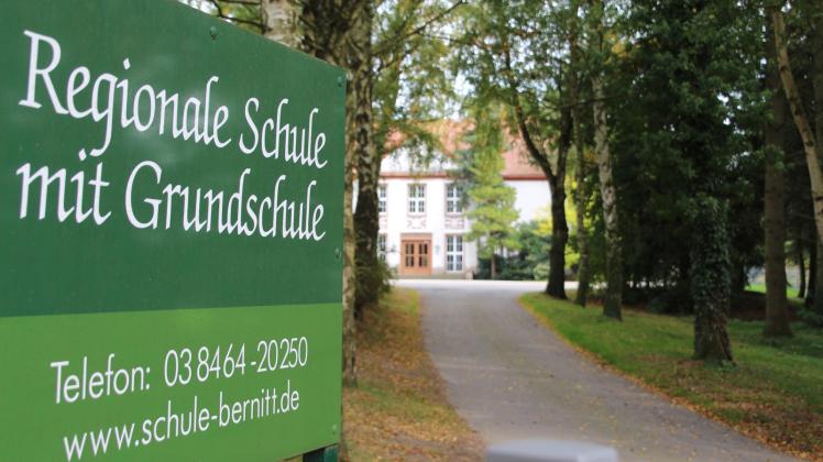 Die Regionale Schule Bernitt. Wenn es nach den Plänen des Landkreises geht, sollen künftig hier auch Kinder aus Baumgarten unterrichtet werden. 