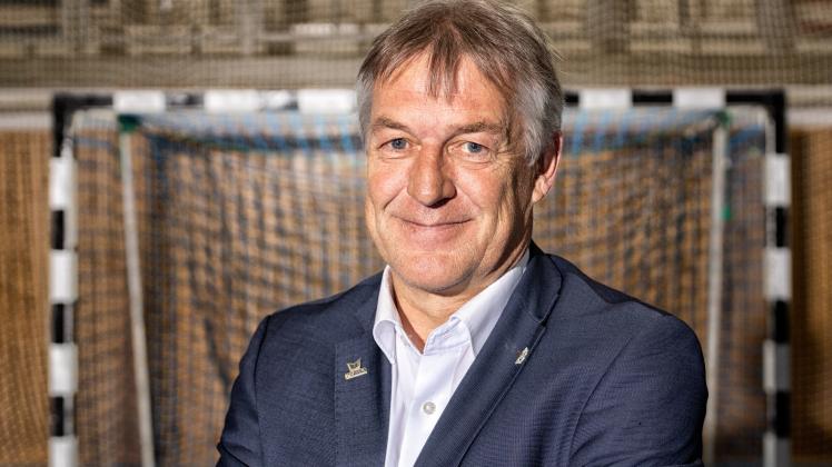 Dierk Schmäschke wird mit dem Fördefuchs geehrt