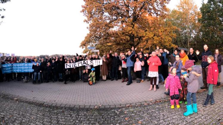 Rund 100 Anwohner folgten dem Aufruf der Bürgerinitiative.