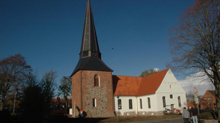 Kirche Jevenstedt.jpg