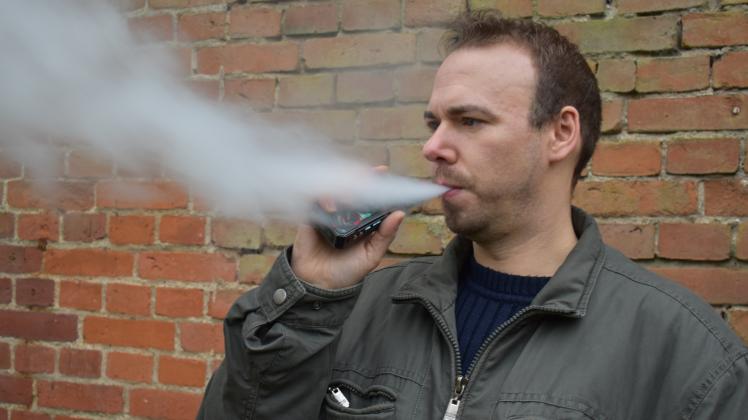 Mit dem Rauchen machte er Schluss. Seit drei Jahren nutzt Florian Hoeft E-Zigaretten.