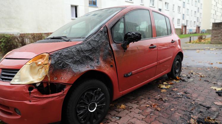 Serienbrandstifter unterwegs? Erneut Autos in Güstrow in Flammen aufgegangen