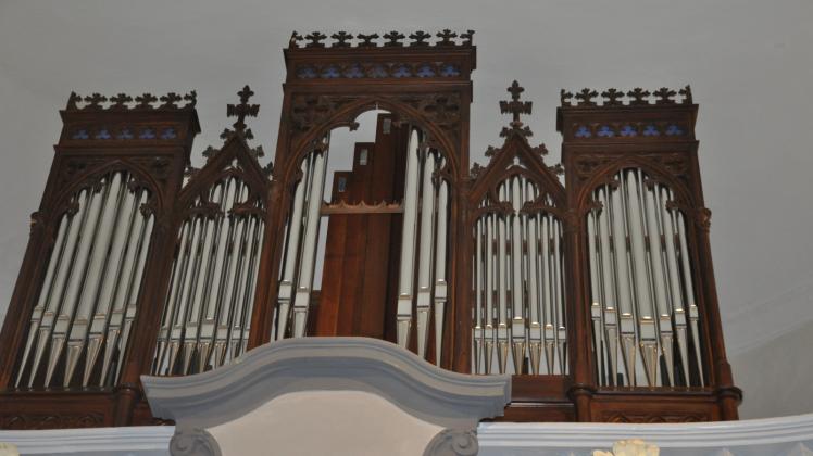 Nur einige Prospektpfeifen fehlen noch: Die restaurierte Orgel in der Stadtkirche zu Neustadt-Glewe Fotos: Andreas Münchow 