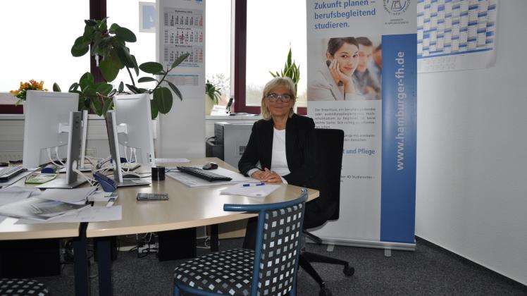 Beim Fernstudium sind Studierende nicht an den Standort gebunden. Trotzdem organisiert Cornelia Knitter auch Präsenzphasen, damit die jungen Leute sich austauschen können.