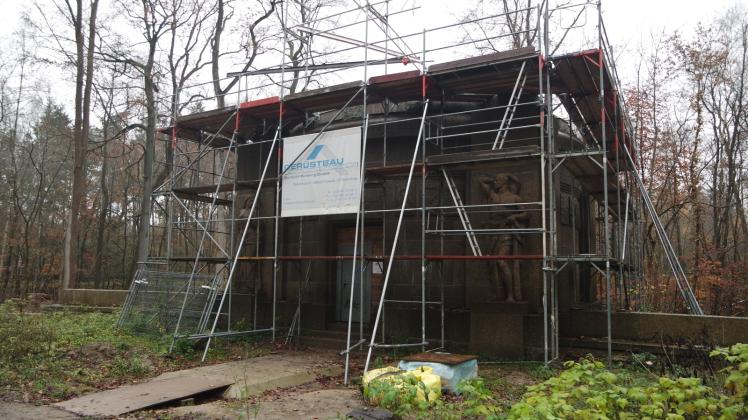 Das 1916 errichtete Schlutius-Mausoleum in Karow wird zurzeit aufwendig saniert. 