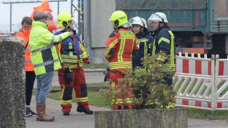 Nach der Havarie in Dragun verhinderten Feuerwehrleute Schlimmeres. Mehr als 50 Brandschützer waren im Einsatz. 
