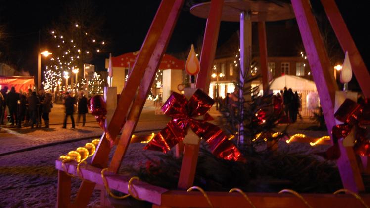 Weihnachtliches Flair in Ludwigslust: Am Donnerstag beginnen der Advents- und der Nussknackermarkt. 