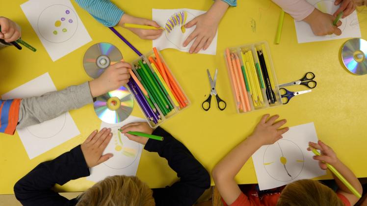 Basteln macht kreativ: Auch die Politik bastelt an der Kinderbetreuung.