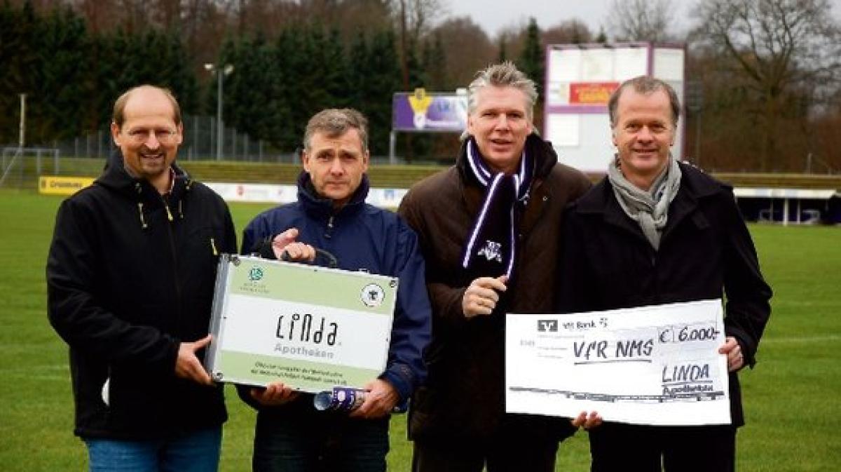 Drei LindaApotheken sitzen mit im VfRBoot SHZ Drei LindaApotheken sitzen mit im VfRBoot SHZ