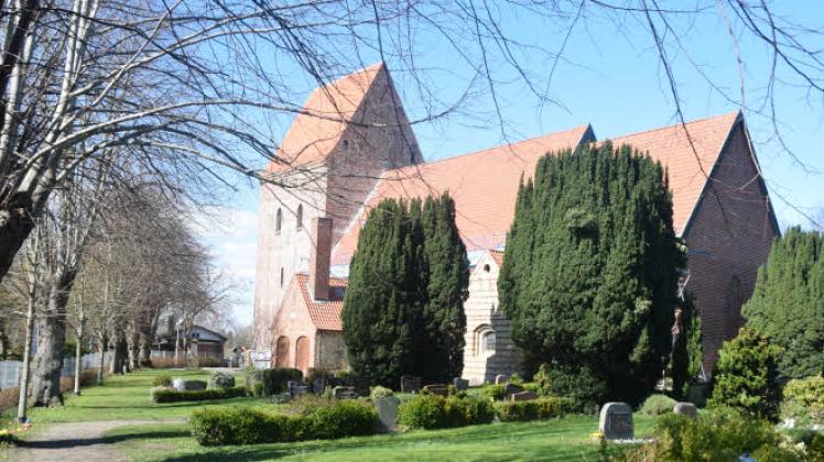 Die Gemeinde Dörphof ist der Forderung der Kirchengemeinde Karby zur Deckung eines Defizits aus dem Friedhofsbetrieb nicht vollumfänglich gefolgt.