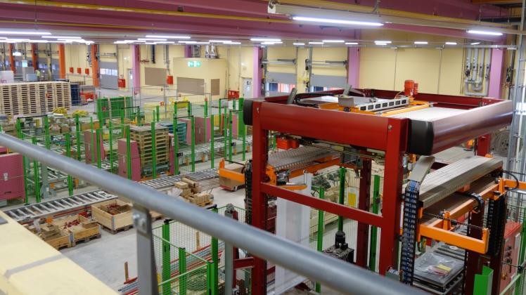 Blick in den Wareneingangs und Warenausgangsbereich des neuen Verteilszentrums in Wustermark.  Fotos: Silvia Passow 