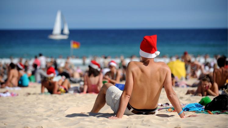 Weihnachten am Strand: Diesen Wunsch erfüllen sich viele Reiselustige im Umland.
