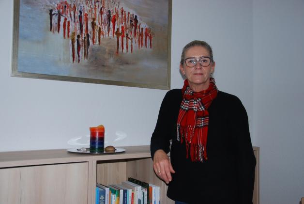 Sie hat ihr Büro am Seniorenheim St. Martin an der Wismarer Papenstraße: Dr. Britta Borgwald. Die Diplom-Agraringenieurin, die zum Agrarrecht promoviert hat, ist seit Juni 2018 eine der Koordinatorinnen des Ökumenischen Hospizdienstes Schwerin-Nordwestmecklenburg. Sie hat ihr Büro am Seniorenheim St. Martin an der Wismarer Papenstraße: Dr. Britta Borgwald. Die Diplom-Agraringenieurin, die zum Agrarrecht promoviert hat, ist seit Juni 2018 eine der Koordinatorinnen des Ökumenischen Hospizdienstes Schwerin-Nordwestmecklenburg.