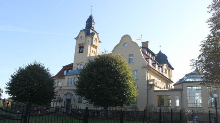 Im prächtigen Sonnenschein präsentiert sich das Fünf-Sterne-Grandhotel Schloss Wendorf.
