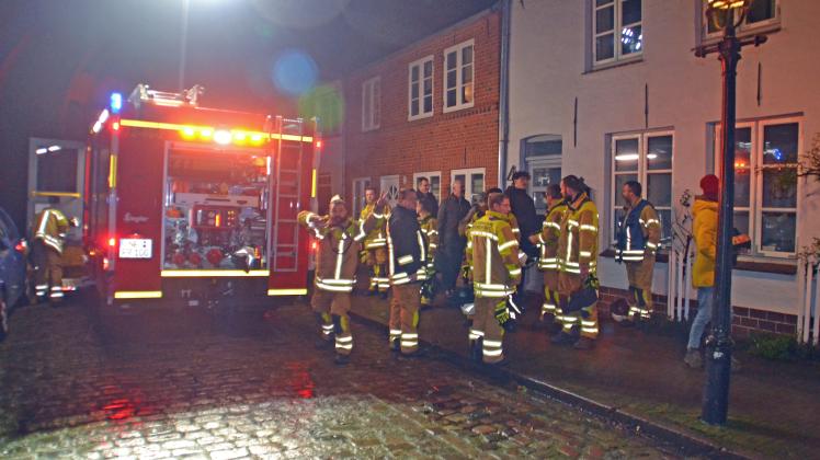 Offenes Feuer sorgt für Lösch-Einsatz | SHZ