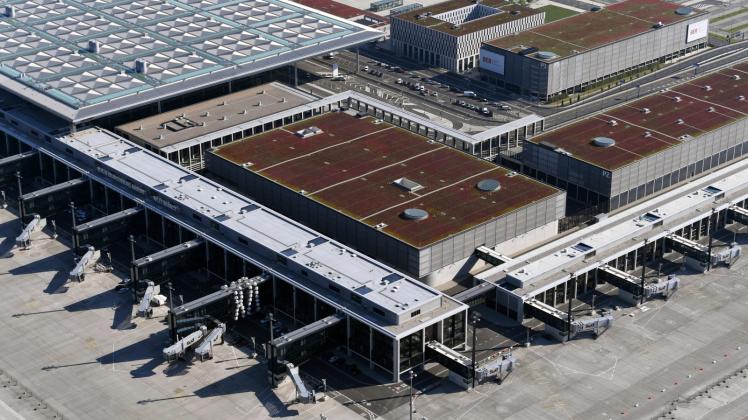 Positive Auswirkungen auf das Wirtschaftswachstum erwarten die Unternehmensverbände auch von der für Ende Oktober geplanten Eröffnung des neuen Hauptstadtflughafens BER. 