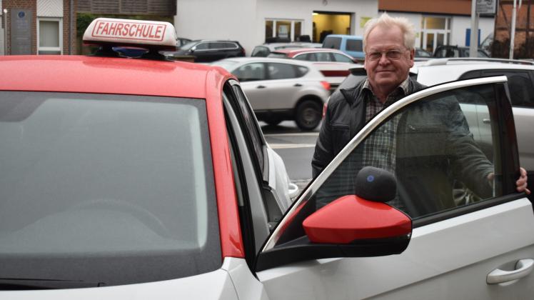 Hat teilweise drei Generationen einer Familie das Auto fahren beigebracht: Horst Skoppek. aus Güstrow.