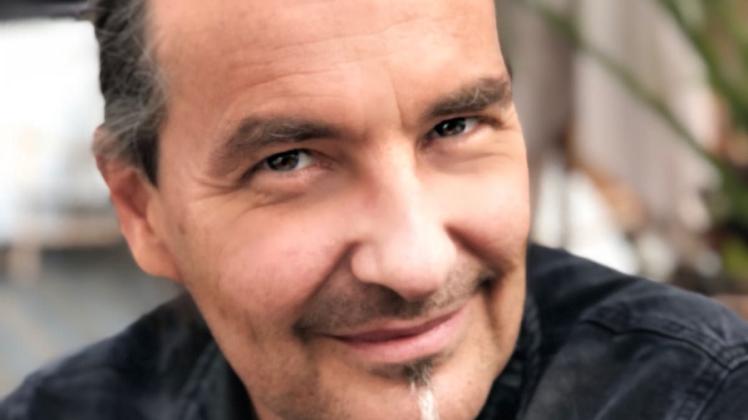 Berichtet über die Arbeit der Udo-Lindenberg-Stiftung in Afrika:  Koordinator Arno Köster.
