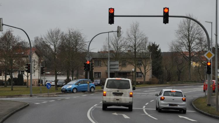 Ampelanlage am Mecklenburgring: Hier müssen Autofahrer oft auch bei wenig Verkehr stoppen. 
