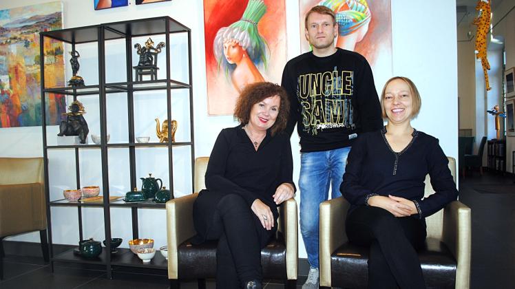 Das Team der Galerie des Kunstvereins Teterow: Leiterin Sylvia Henschel, Kay Wahl und Julia Dettmann (v. l.) 