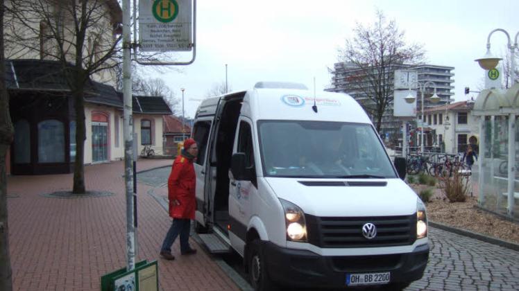 Sigrid Lescow aus Benz lässt ihr Auto stehen und nutzt den Bürgerbus, um zum Malenter Bahnhof zu kommen. 