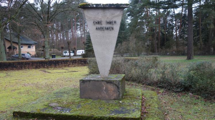 Ein vergessener Ort, der Gedenkstein für die Opfer im KZ Börnicke. 