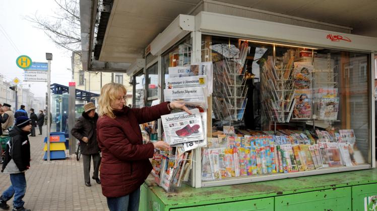 Zeitungskioske, sind Auslaufmodelle. Der von  Renate Studt am Platz der Freiheit  machte Ende 2010 zu.  