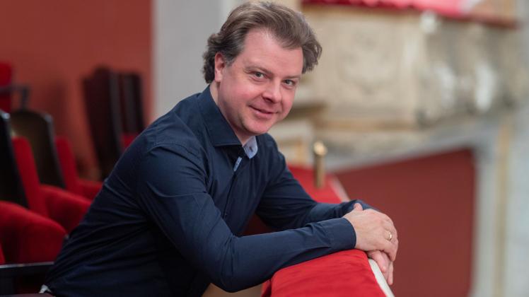 Dirigent Mark Rohde wird neuer Generalmusikdirektor des Mecklenburgischen Staatstheaters in Schwerin.