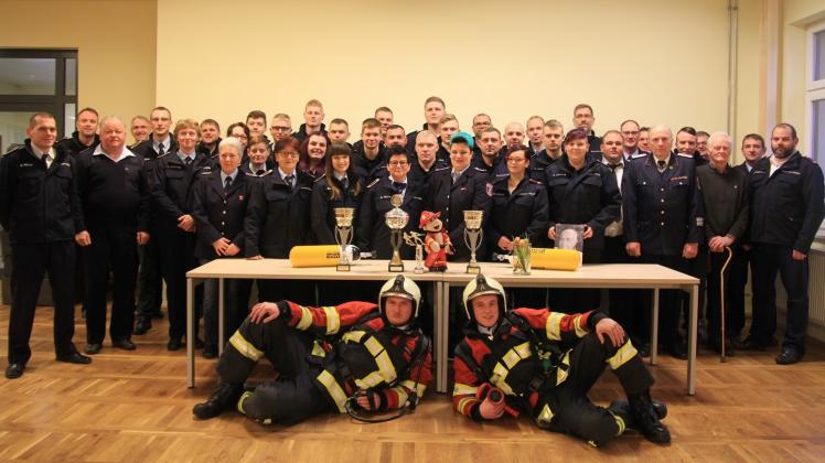 Eine starke Truppe, die für andere durchs Feuer geht: die Brandschützer der Freiwilligen Feuerwehr Lützow 