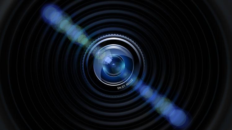 lens-490806_1920.jpg