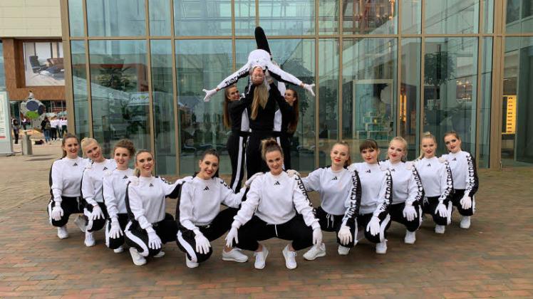 Professionelle Anleitung: Einige erfolgreiche Show-Tänzerinnen werden die Teilnehmer der ersten Tanz-Demo in Niebüll in eine leichte Choreografie einweisen.