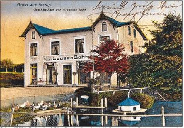 Schon 1909 in Farbe abgebildet: Das „Kaufhaus Angeln“ in Sterup wurde als Postkartenmotiv verewigt.