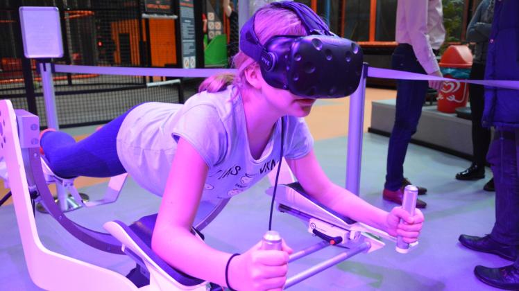 Eine Reise in Virtual-Reality-Welten soll eine der Attraktionen auf dem Indoor-Spielplatz werden.