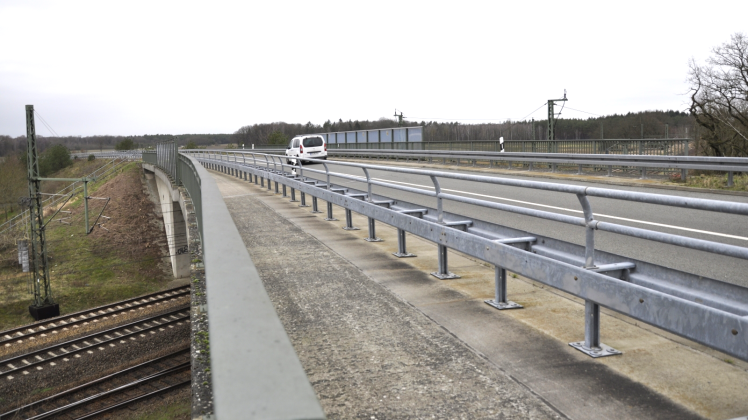 Im Zuge des A14-Weiterbaus soll die L12 wegen des Brückenneubaus bei Dergenthin voll gesperrt werden. 