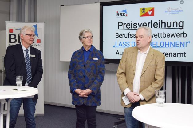 Zwischen Berufsschule und Ehrenamt – Kreis zeichnet junge Mensche