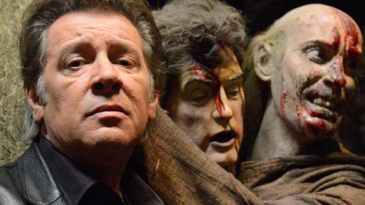 Ein Toter aus Silikon, drei neue Polizisten