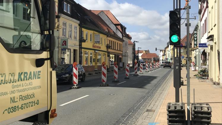 Aufgepasst: In der Langestraße bestimmen Bauampeln wieder den Verkehr. 