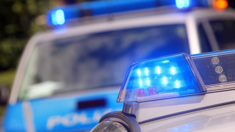 Ein Lastwagen-Fahrer hat innerhalb einer Stunde zwei Unfälle in Hamburg verursacht. 