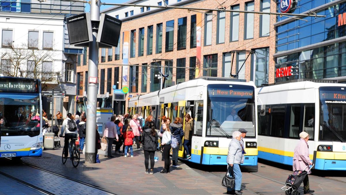 Nahverkehr Schwerin fährt nach Ferienfahrplan | NNN
