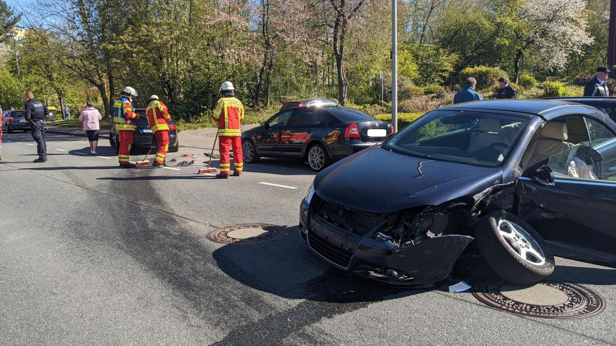 Totalschaden nach Zusammenstoß Unfall in Flensburg am Schottweg SHZ