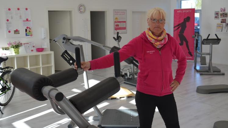 Kein Betrieb: Am 16. März musste Dorit Keydel ihr Fitness-Studio „Mrs. Sporty“ in Güstrow wegen der Corona-Pandemie schließen. Eine Wiedereröffnung steht noch in den Sternen. Sie fordert: „Fitness-Studios brauchen eine Perspektive!“ 