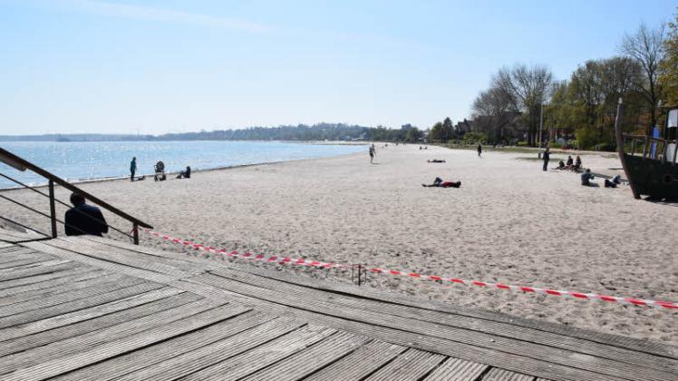 Der Eckernförder Strand ist nahezu leer.