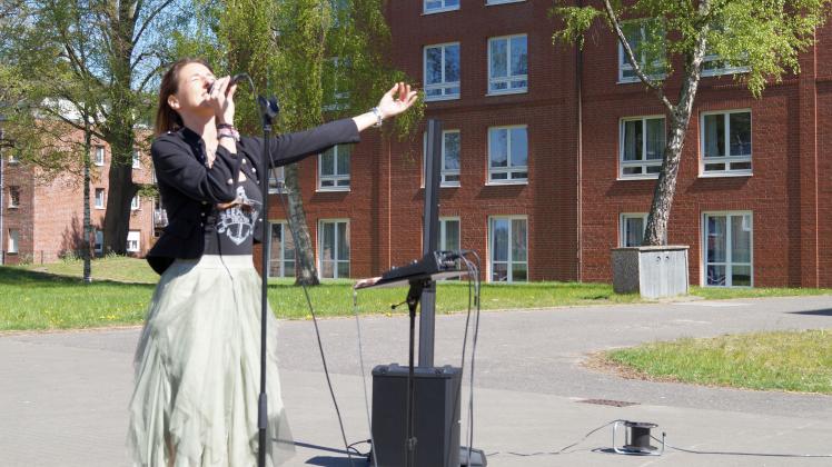 Julia Böttcher-Andresen sang für die Bewohner der Seniorenresidenz Lindenpark. 