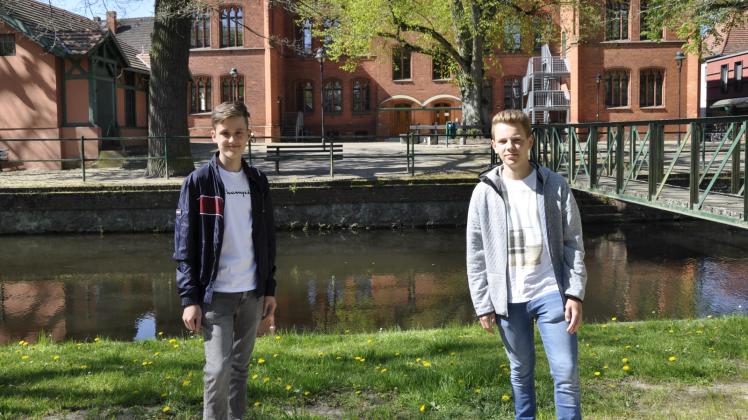 Die Schülervertreter des Gottfried-Arnold-Gymnasiums Philipp Falkenhagen (links) und Jeremias Telschow machen sich Gedanken um Mitschüler und den Fortgang des Schuljahres.