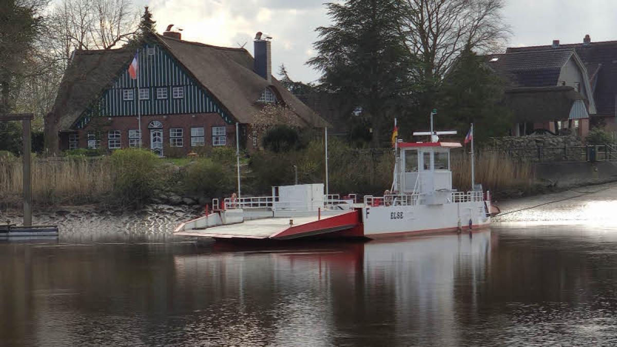 (Plus) Zwischen Beidenfleth und Bahrenfleth Störfähre Else nimmt